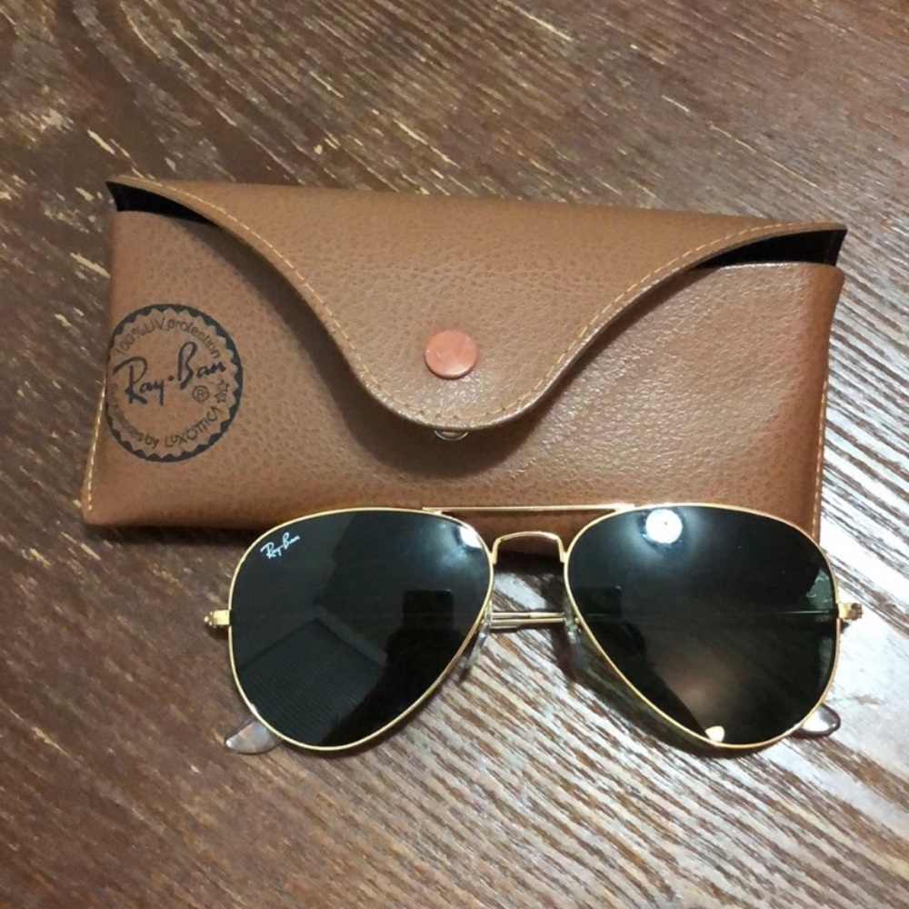 Classic Ray-Ban Aviator Gold Frame Black Lens